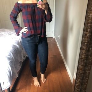 Cloth and stone off the shoulder